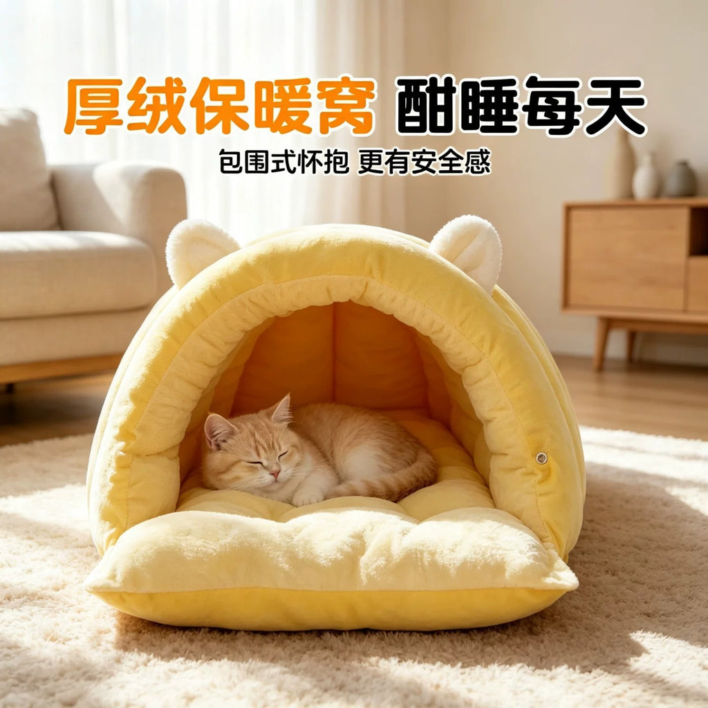Thickened, Enclosed Cat Bed For Winter, Providing Warmth And Comfort For Cats. A New Type Of Cat House And Pet Supply For The Winter Season